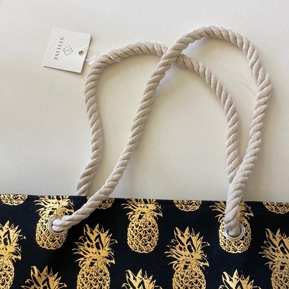 Jumbo Black & Gold Foil Pineapple Beach Tote - Picture 3 of 10
